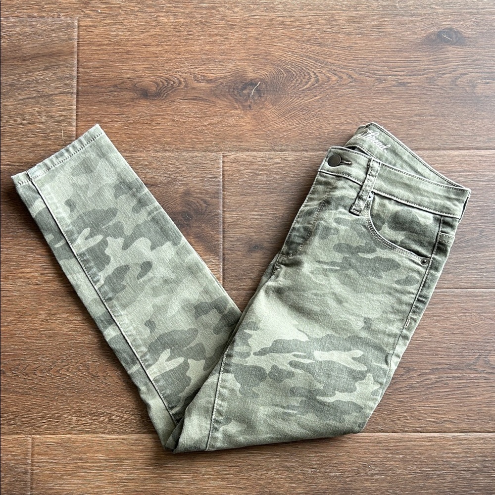 Universal Thread Cropped Skinny Jeans in Camo | Camo Print | Camo Print Jeans